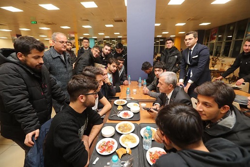 BAŞKAN TAHMAZOĞLU ÖĞRENCİLER İLE BİR ARAYA GELDİ