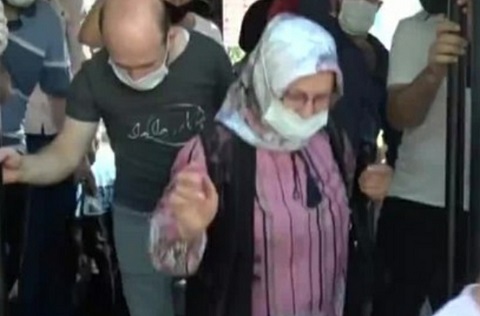 ESENYURT’TA DOLMUŞLAR TIKA BASA DOLU SOSYAL MESAFEDRN ESER YOK