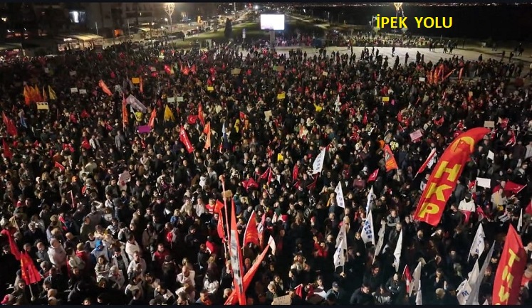    Başkan Tugay Gündoğdu’dan tüm İzmir’e seslendi  “Bugün meydanda olmayan herkesi yarın buraya çağırıyorum”