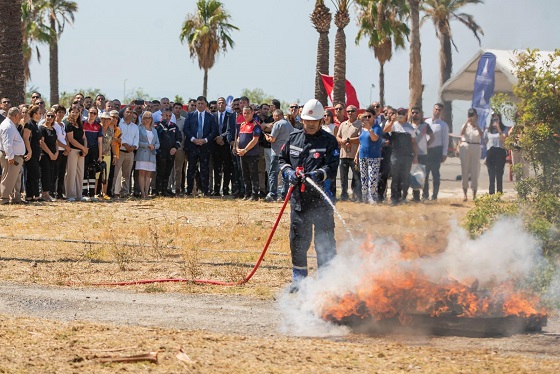    İzmir Büyükşehir Belediyesi’nin meclis toplantısında Karşıyaka Yamanlar Dağı’nda başlayan ve hala süren yangın konuşuldu.