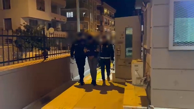 Yalova Çınarcık ta kadının bileziklerini Gasp edenler yakalandı   