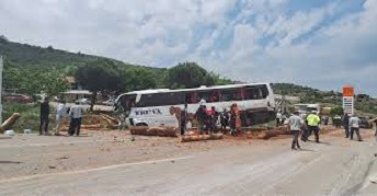Çanakkale’de Feci Kaza: 8 Kişi Hayatını Kaybetti, 21 Yaralı