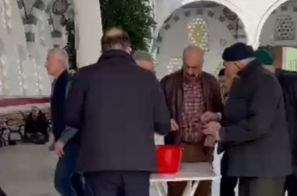 GAZİOSMANPAŞADA TOPLANAN YARDIM PARALARINI ÇALMAK İSTEYEN KİŞİ YAKALANDI