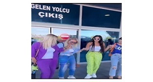 Dilan Polat havaalanında halay çekti