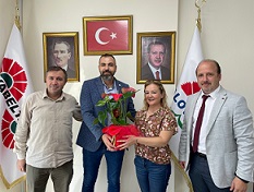 Yalova Kantin İşletmecileri Esnaf Derneği Yönetim Kurulu Başkanı Selim Işılak Yabeltaş A.Ş ve Yalova A.Ş  Yönetim Kurulu Başkanı Erkam İlaslan’ ı ziyaret etti.  Işılak’a, Kantin İşletmecileri Esnaf Derneği Üyesi Sultan Demir eşlik ederken ziyaret esnasınd