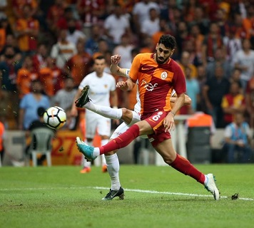 GALATASARAYLI TOLGA CİĞERCİ SAKATLIĞI NEDENİ İLE MİLLİ TAKIM KADROSUNDAN ÇIKARILDI
