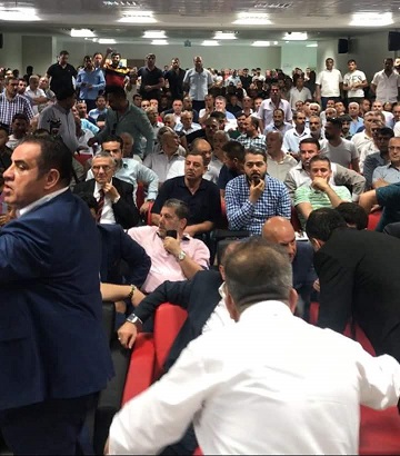 DİVAN BAŞKANI SERMET ATAY KONGREYİ TERK ETTİ
