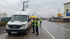 Yalova-Armutlu İl yolunda Ekiplerince Kış takibi yapılmaktadır