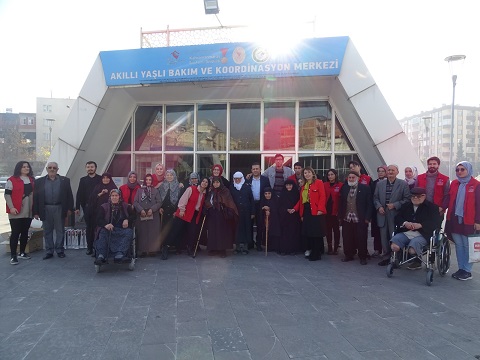 Yaşlılara Tarihi Bir Gezi