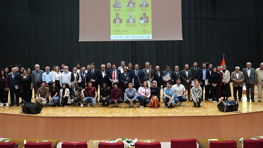 5. Uluslararası Şiir ve Edebiyat Günleri kapsamında düzenlenen programda, Türk halk edebiyatının önemli temsilcileri olan âşıklar sahne aldı.