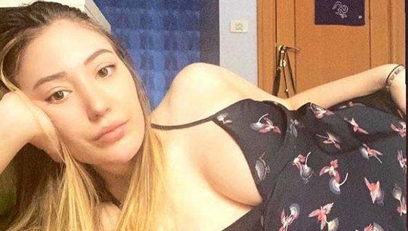 Yasmin Erbil, Instagram’dan göbek dansı yaptığı anları paylaştı