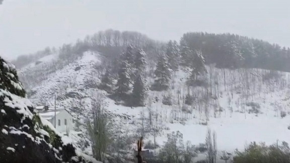 Erzurum’da Mayıs Ortasında Kar Sürprizi: Kent Beyaza Büründü