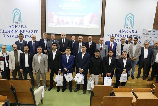 GİBTÜ ÖĞRENCİSİ ABDURRAHMAN DEYRİ GÖNÜLLERİ FETHETTİ
