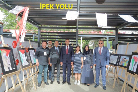 GAZİANTEP’TE 23 NİSAN COŞKUSU GÖNÜLLELRE DOKUNDU, GAZZELİ ÇOCUKLAR UNUTULMADI