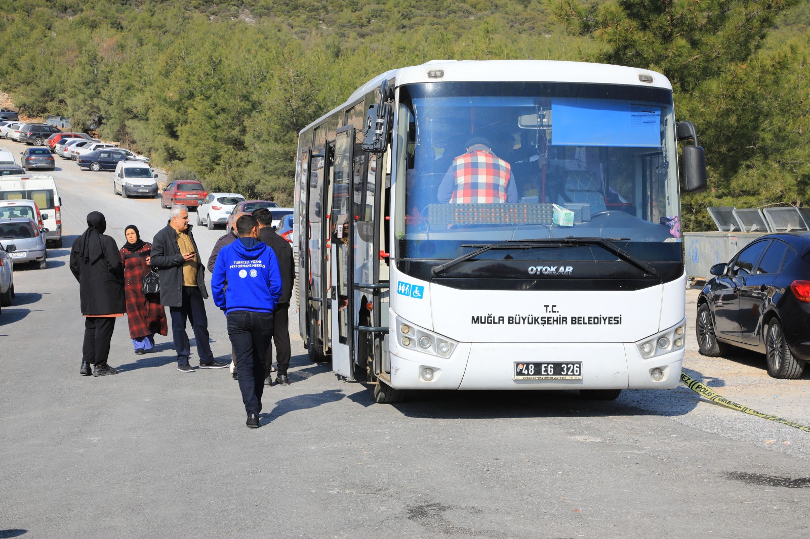 Büyükşehir Belediyesi Depremzedeleri Ücretsiz Taşıyor