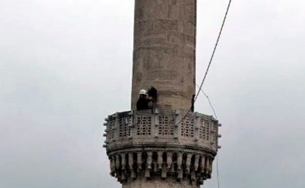 EYÜPSULTAN CAMİİ’DE MAYHALAR ASILDI 