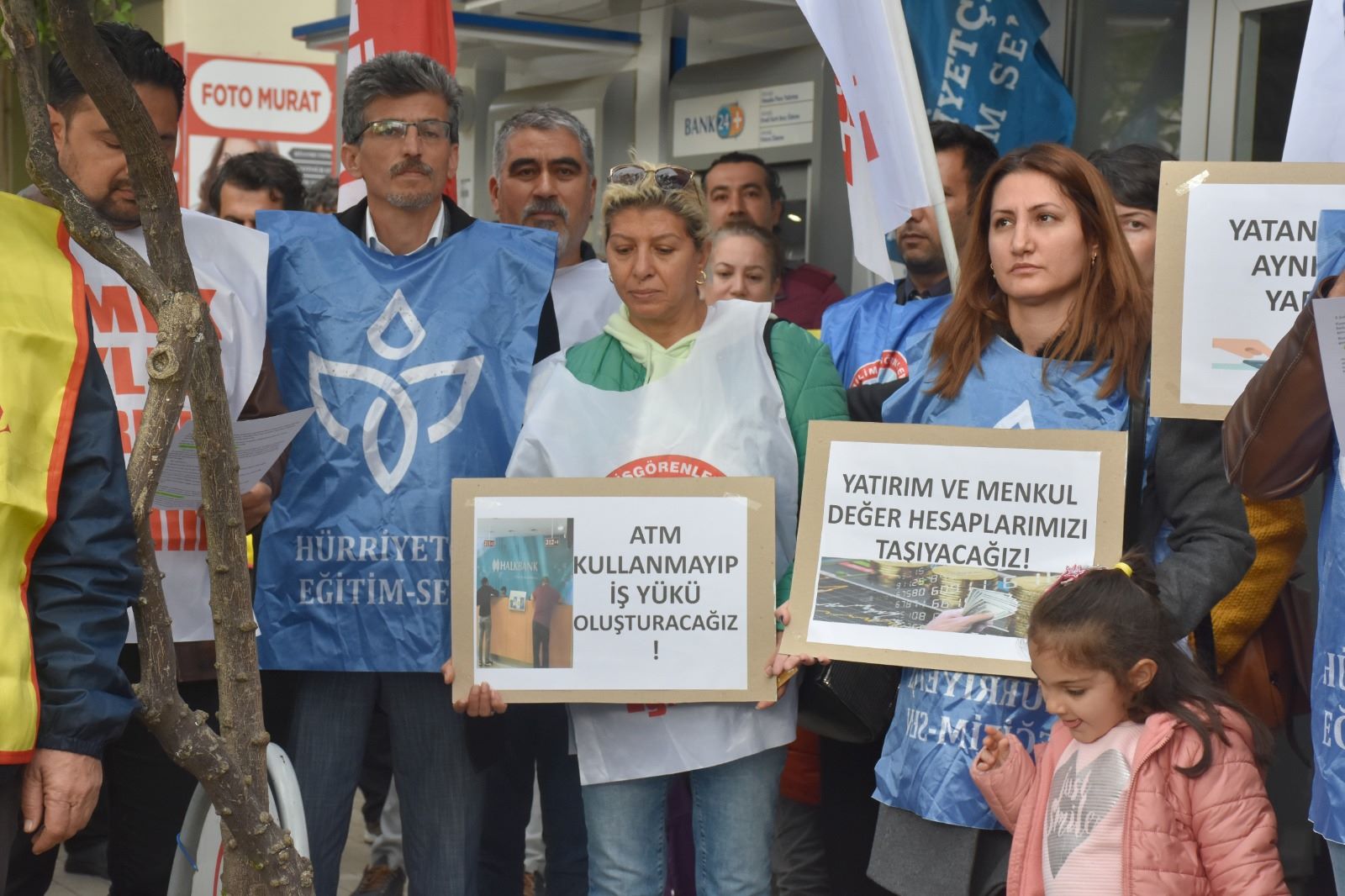 Hürriyetçi Eğitim Sen Köyceğiz İlçe Temsilcisi-Muğla İl Genel Sekreteri Murat Dinçer Basın Açıklamasında bulundu