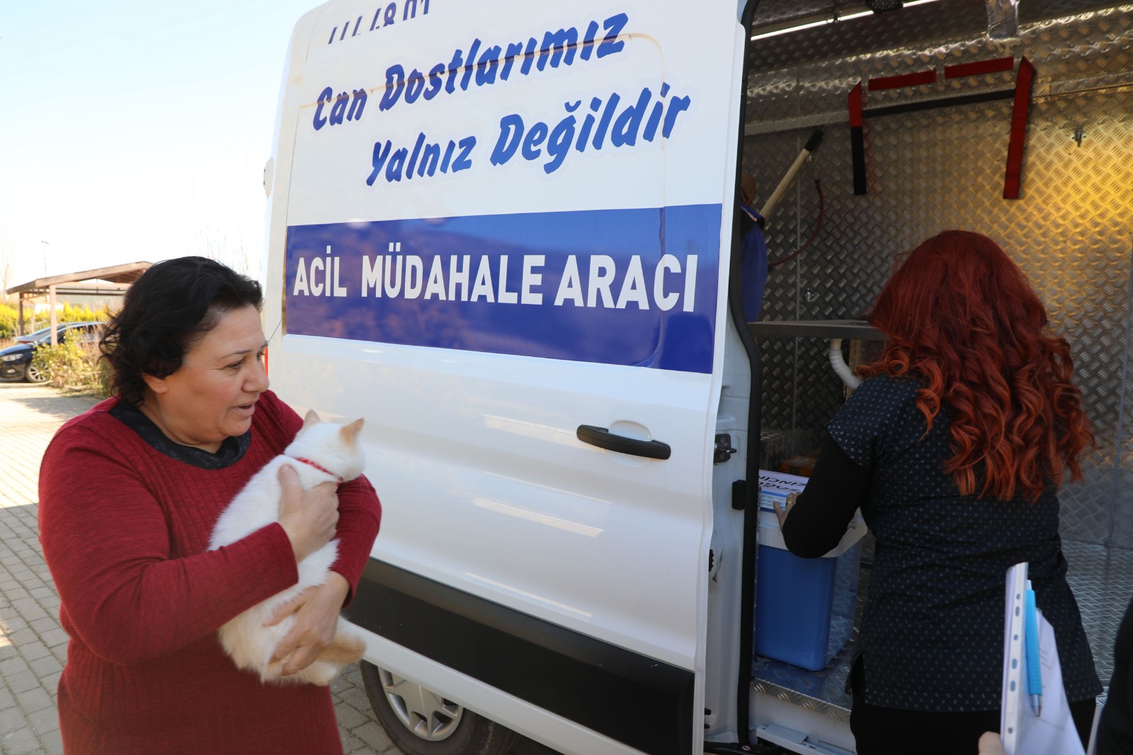 Büyükşehir Acil Müdahale Aracı İle Depremzede Candostların Yanında 
