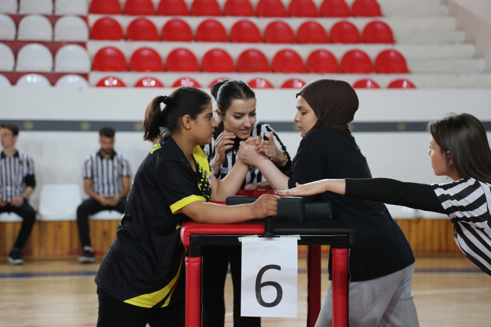 OKUL SPORLARI GENÇLER BİLEK GÜREŞİ MUĞLA’DA YAPILDI