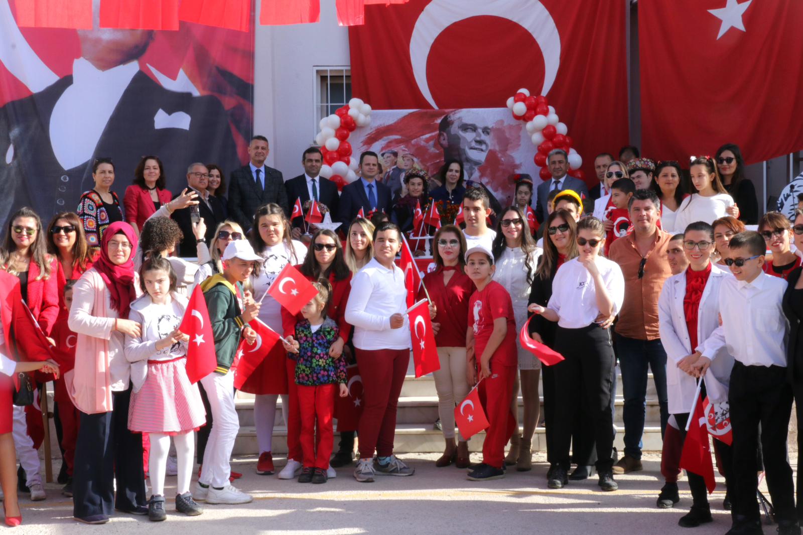 ÖZEL ÇOCUKLAR 100. YILI COŞKUYLA KUTLADI
