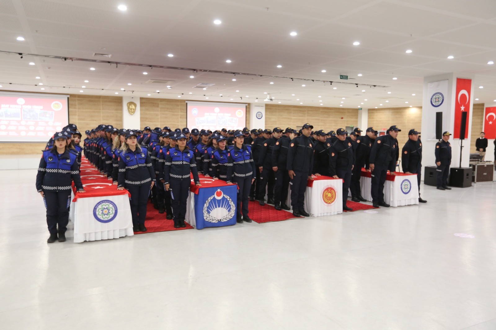 Büyükşehir’de 136 Zabıta ve İtfaiye Memuru Yemin Etti