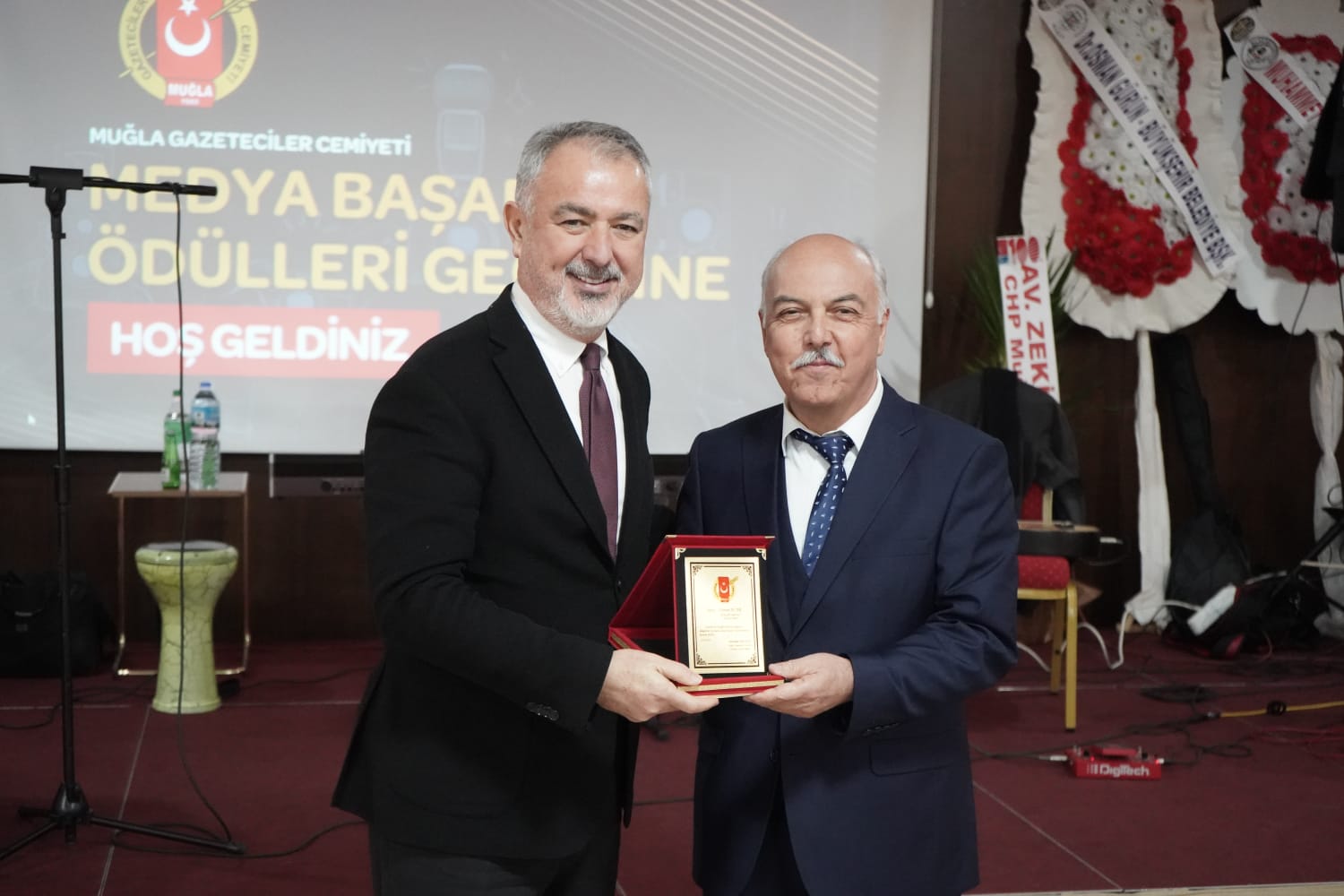 İPEKYOLU HABER AJANSI MUĞLA İL MÜDÜRÜ OSMAN ACAR ÖDÜLÜNÜ ALDI