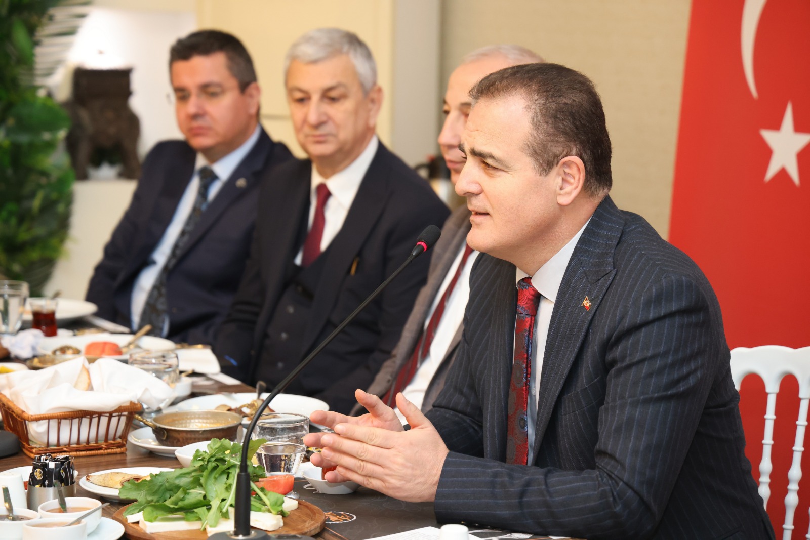Vali İdris Akbıyık, Basın Mensupları İle Bir Araya Geldi