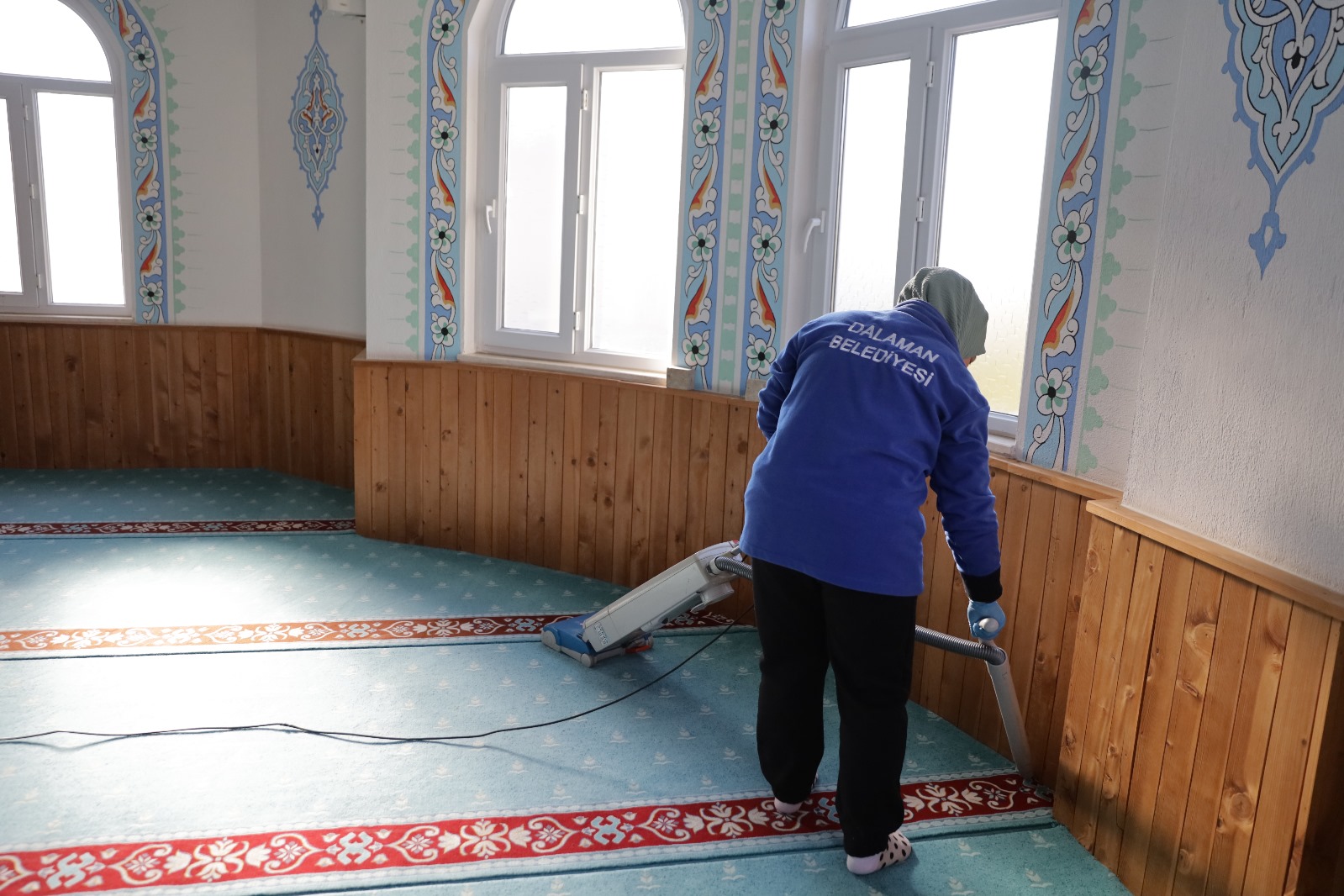 DALAMAN BELEDİYESİ CAMİLERDE TEMİZLİK ÇALIŞMALARI YAPTI