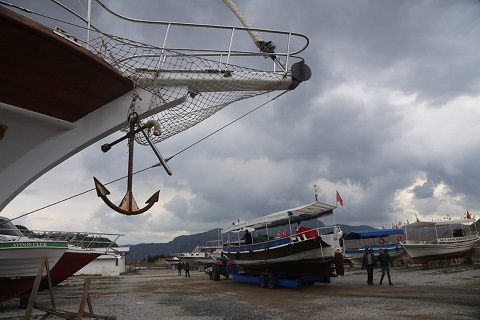 GÖZDE TURİZM MERKEZİ DALYAN’DA TEKNE ÇEKEK YERİNDE ÖNEMLİ DÜZENLEMELER