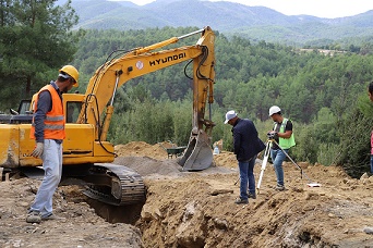 KAVAKLIDERE’DE 3 BİN 500 METRE HAT DÖŞENDİ