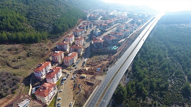 MENTEŞE EVLERİNDE 3 BİN KİŞİ KANALİZASYONA KAVUŞUYOR