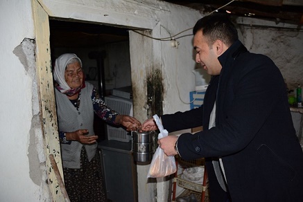 HER GÜN 150 VATANDAŞA SICAK YEMEK VERİLİYOR