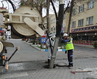 Kanalizasyon Hatları Temizleniyor