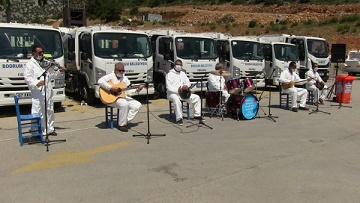 GRUP ÇÖPÇÜLER KORONAYI SÜPÜRDÜ