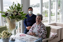 BAŞKAN ARAS’TAN FATMA GİRİK’E DOĞUM GÜNÜ ZİYARETİ