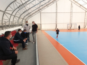 YALIKAVAKSPOR, YENİ SALONDA ANTRENMANLARINA BAŞLADI