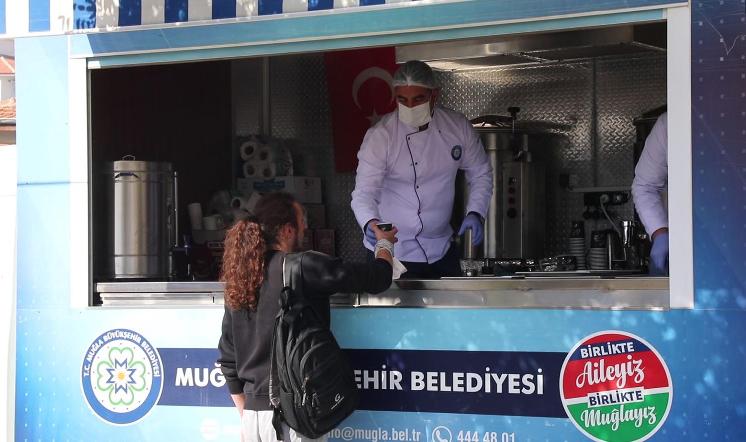 Büyükşehirden Öğrencilere Çorba Servisi