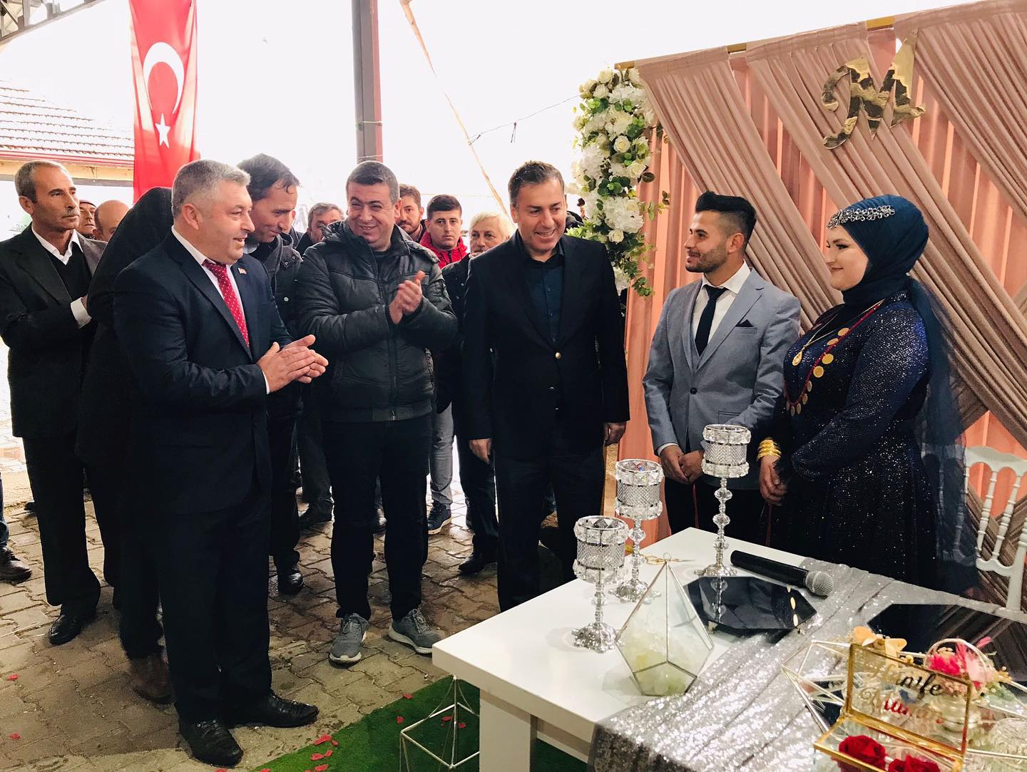 DİNAR KAYMAKAMI KAPANKAYA GAZİ MÜMİN TOPTAŞ’IN  NİŞAN YÜZÜKLERİNİ TAKTI