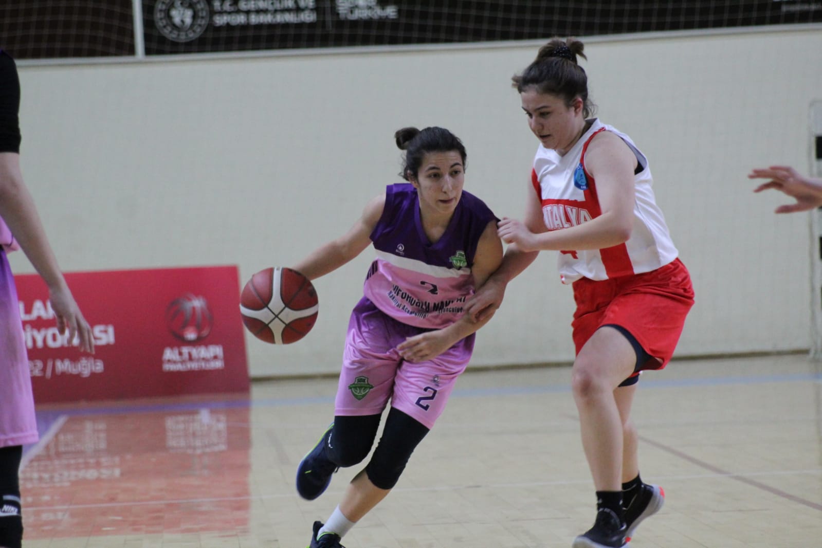 MUĞLA BASKETBOL U16 KIZLAR BÖLGE ŞAMPİYONASINA EV SAHİPLİĞİ YAPTI