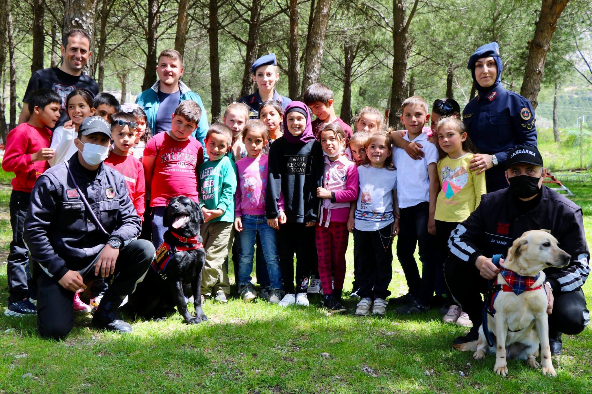 Muğla Jandarması 23 Nisan’da Çocuklara Bayram Coşkusu Yaşattı