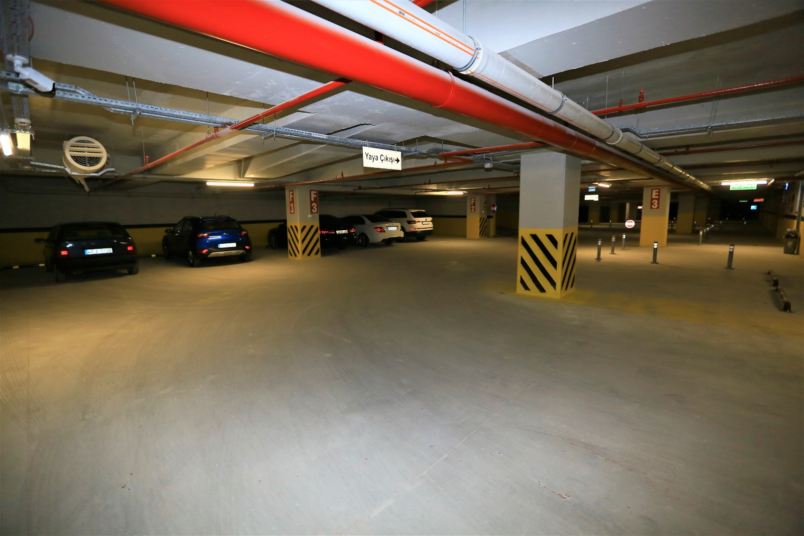 Kent Meydanı otoparkı hizmete devam ediyor 