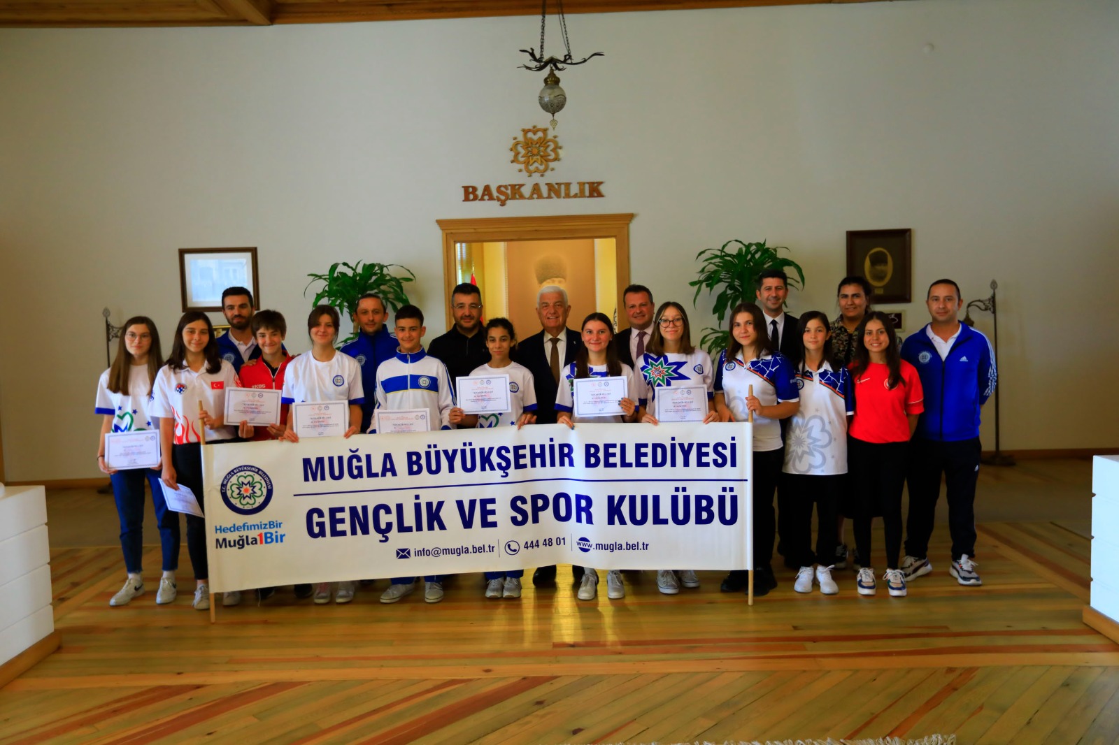 Şampiyon Sporculardan Başkan Gürün’e Ziyaret