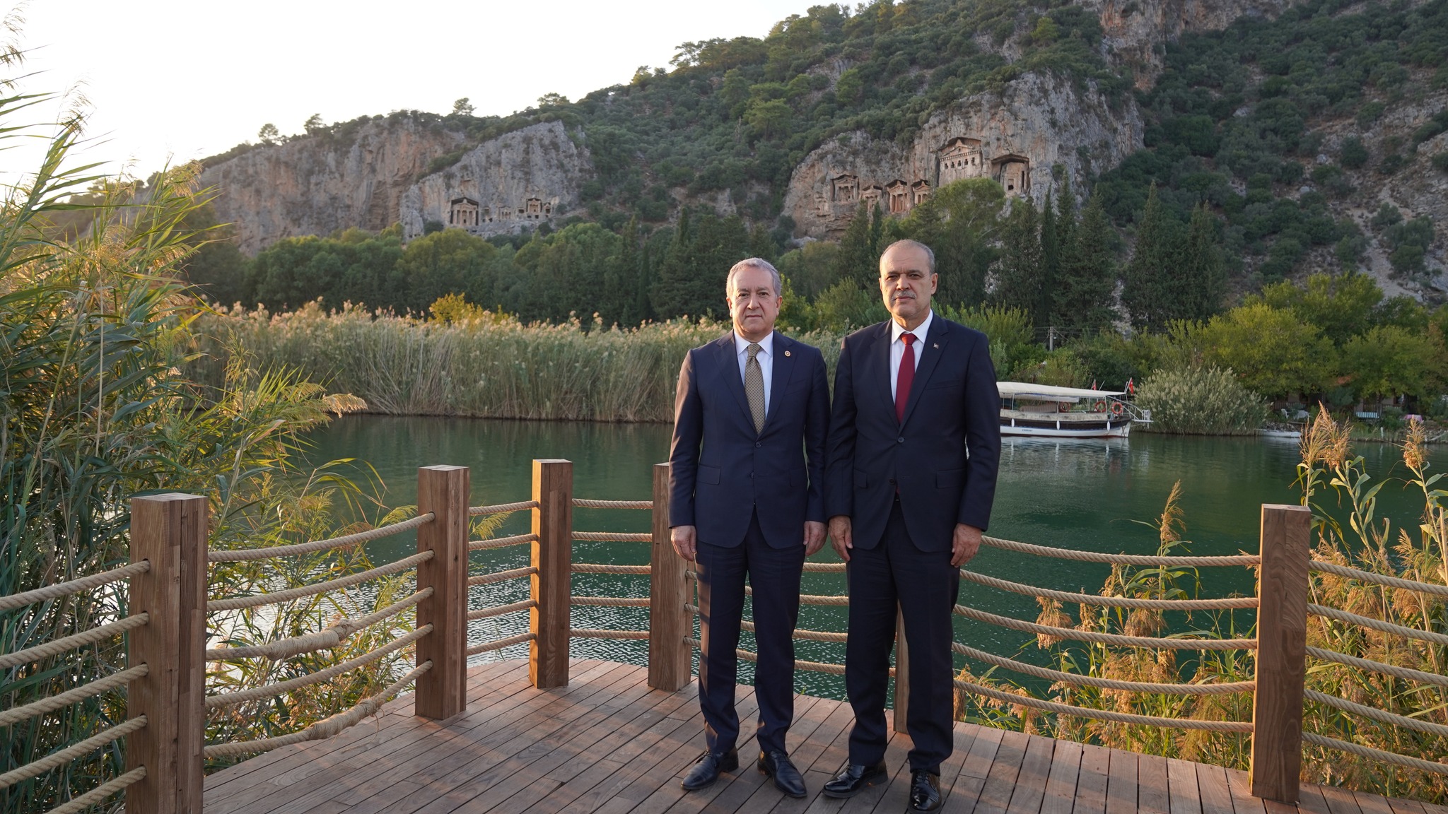 ORTACA’DA MHP MİLLETVEKİLİ SADİR DURMAZ’A YATIRIMLAR HAKKINDA BİRİFİNG VERİLDİ