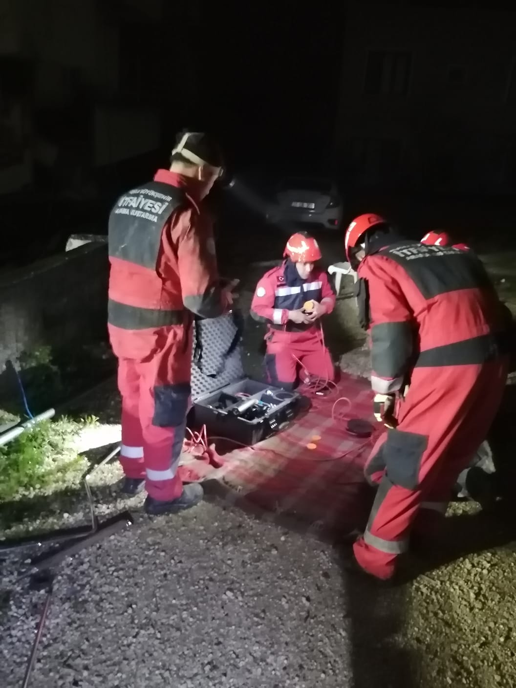 Büyükşehir, Sismik Akustik Cihaz İle 28 Kişiyi Kurtardı