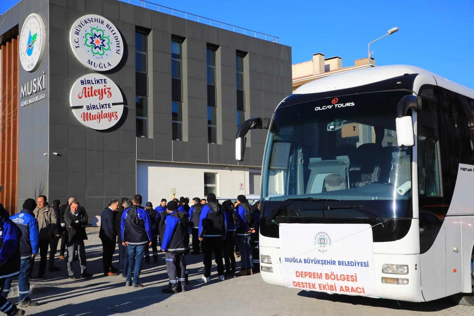 Büyükşehir Deprem Felaketinde Vatandaşlarında Yanında