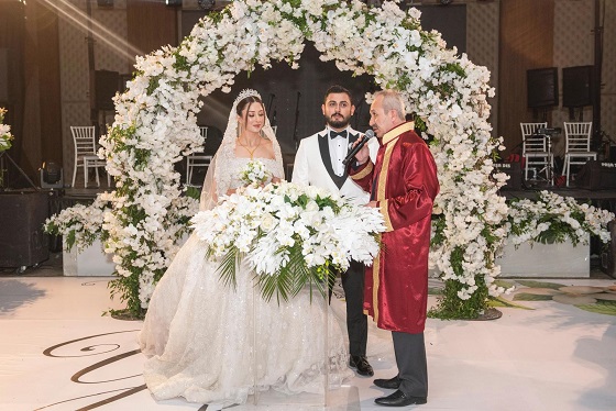 Demir ve Karakoç Ailelerinin Düğün Töreni Göz Kamaştırdı