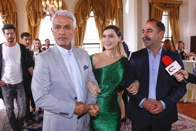 'Yasak Elma' Dizisinin Yapımcısı Yeni Sezonda Talat Bulut'la Çalışacaklarını Açıkladı