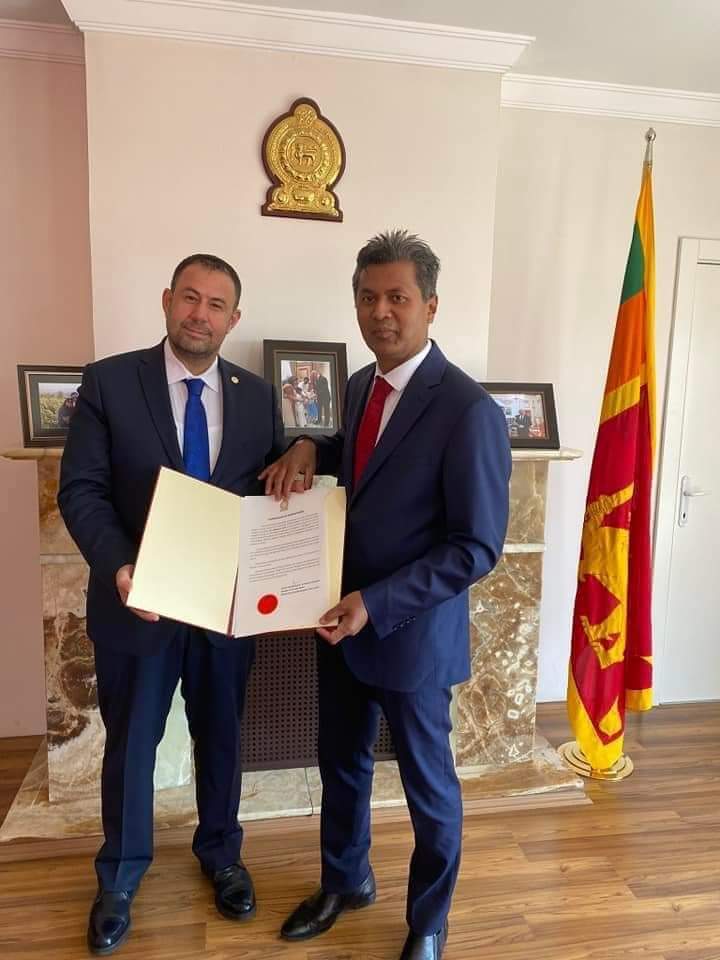 NİZİP BELEDİYE MECLİS ÜYESİ AVUKAT SÜLEYMAN ÇİÇEK SRi LANKA FAHRİ KONSOLOSLUĞU GÖREVİNE GETİRİLDİ.