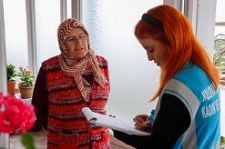 YALOVA BELEDİYESİ HANELERİ GEZMEYE DEVAM EDİYOR
