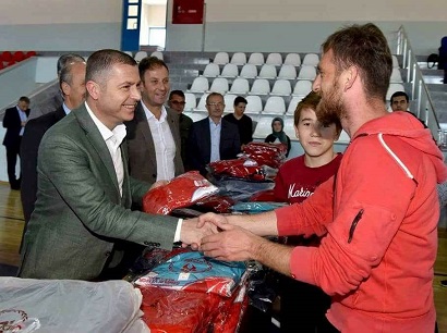 AMATÖR SPOR KULÜBÜNE MALZEME YARDIMI!